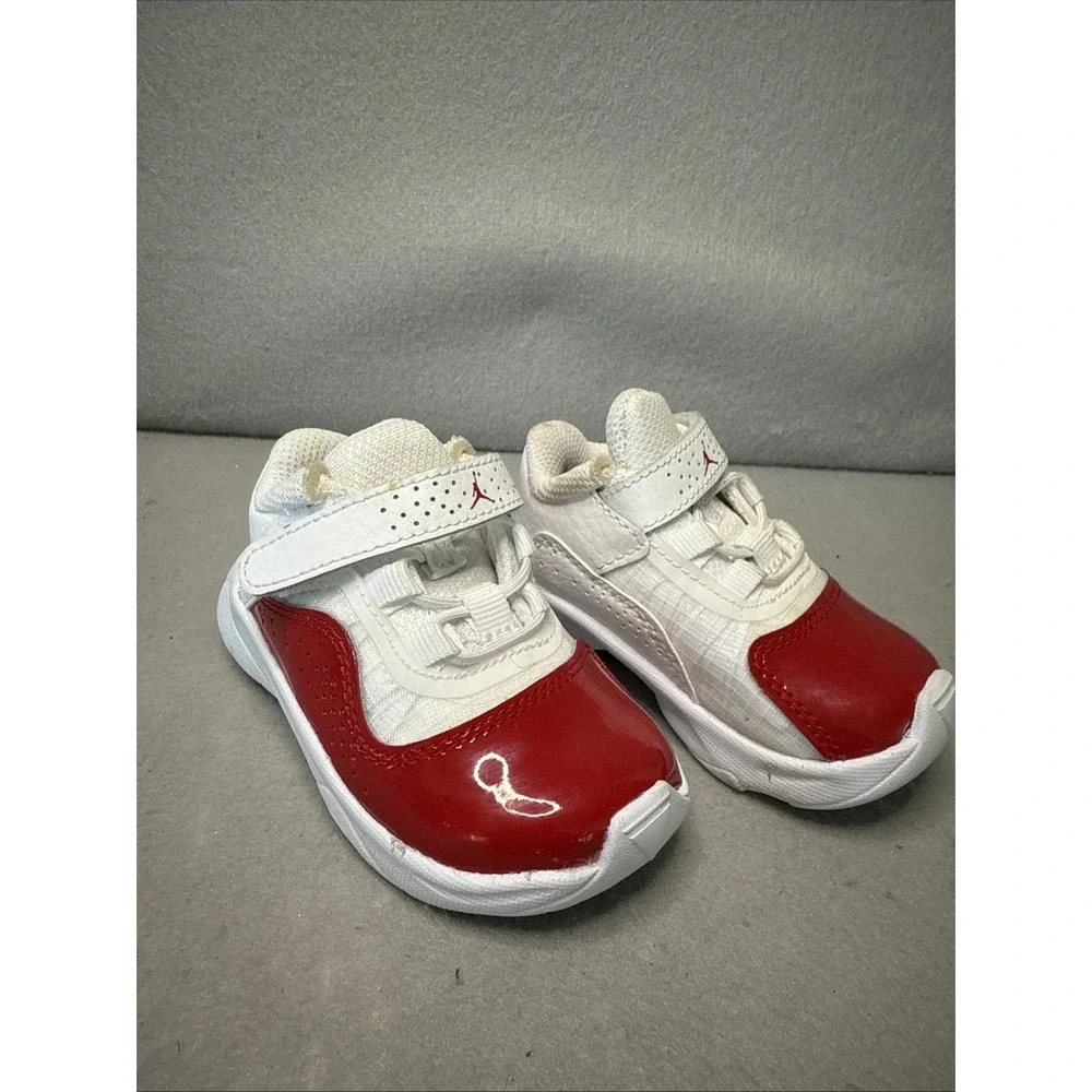 Nike Air Jordan CZ0906-16 Red Sneakers Sz-4C. toddler Unisex‎